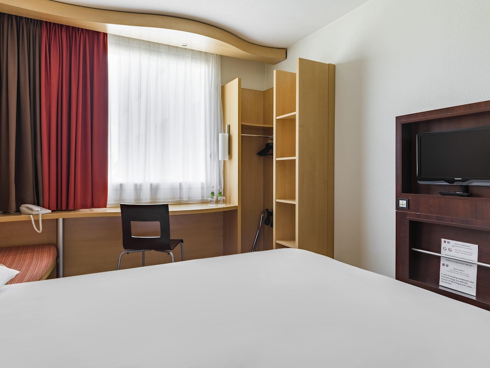 Ibis Warszawa Reduta 22/55