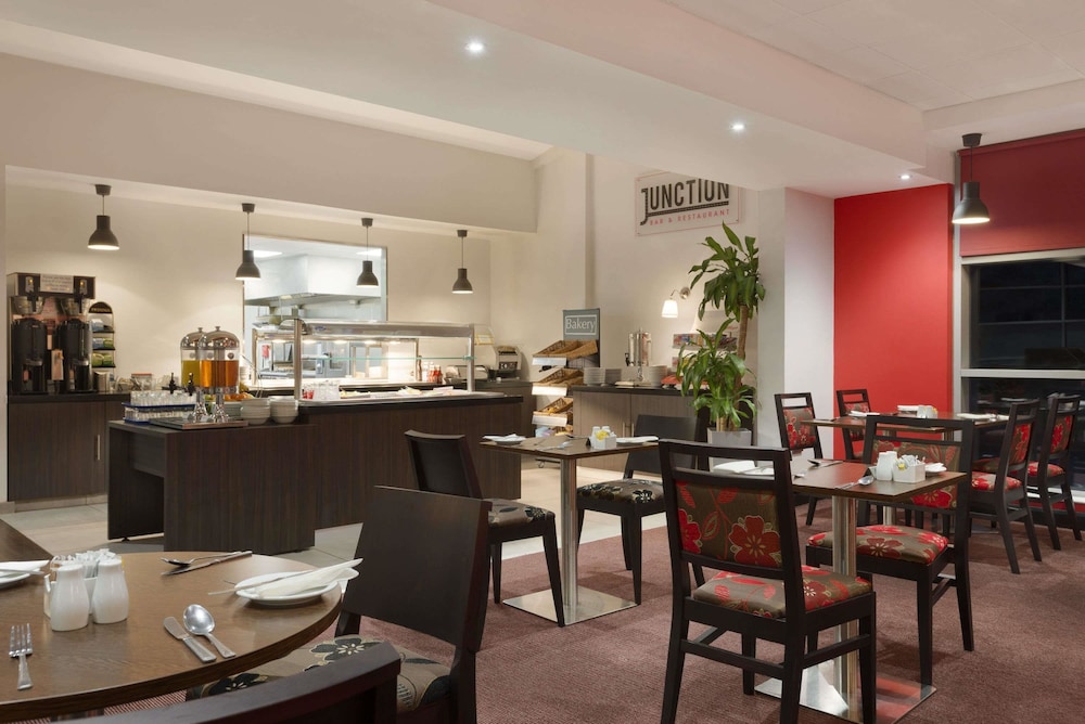 Ramada by Wyndham Wakefield 22/33
