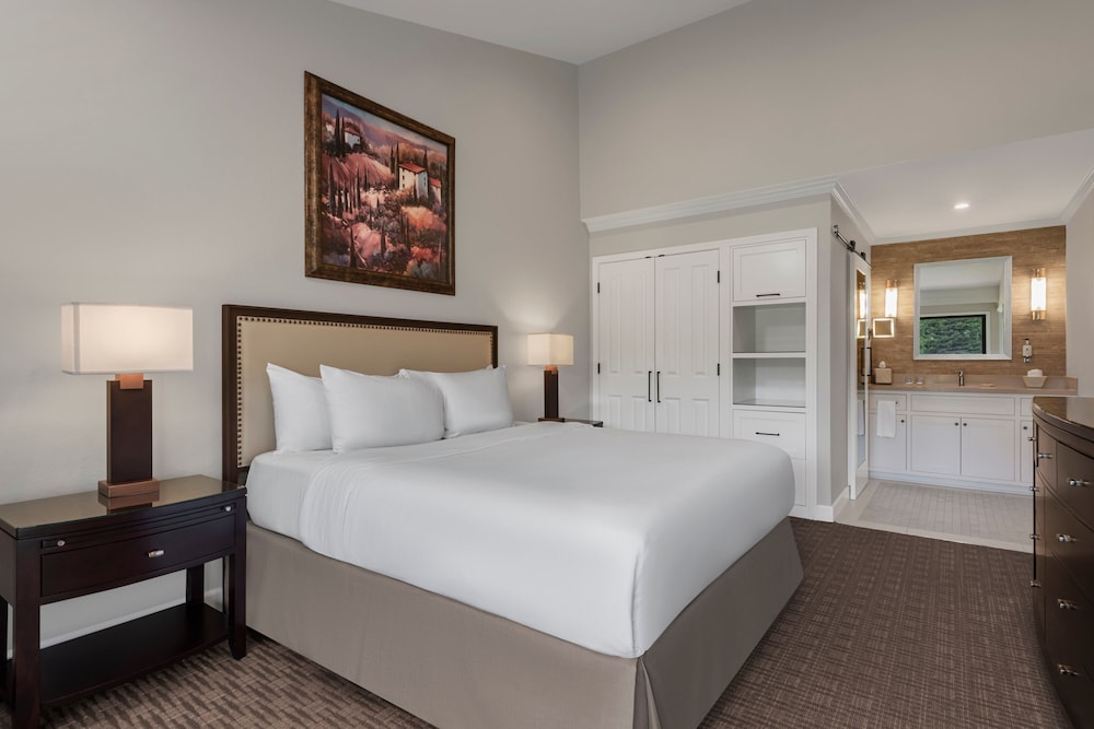 1 BEDROOM, CLASSIC, SUITE, KING BED, GOLF COURSE VIEW