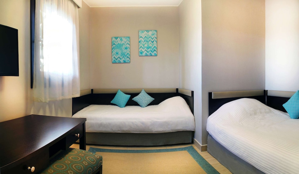 FAMILY SUITE