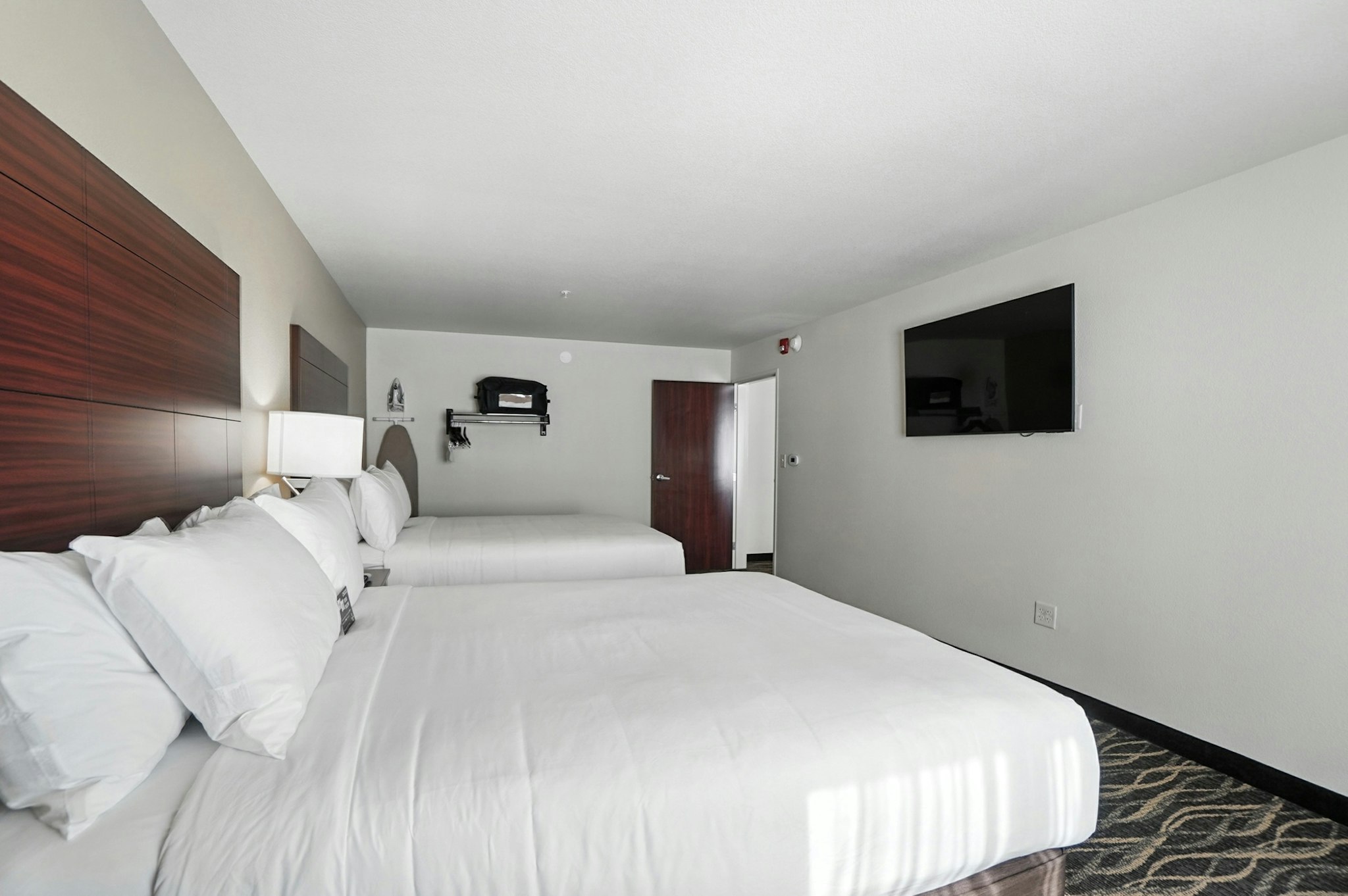 Cobblestone Hotel & Suites-Bellefontaine 7/50