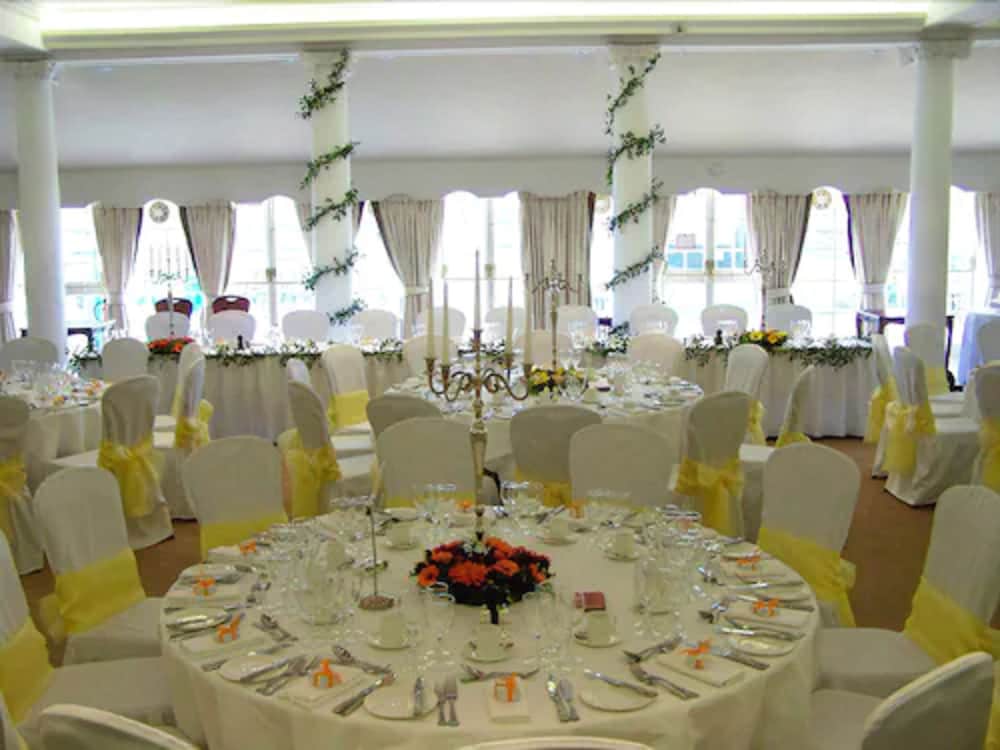 Phyllis Court Club 30/48