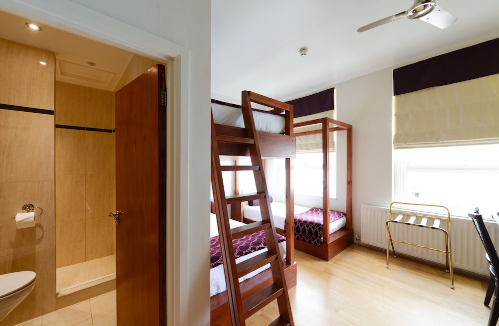 COURT APARTMENTS 26/49