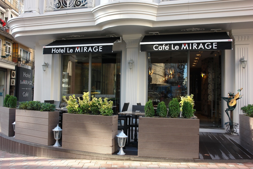 Hotel Le Mirage 6/69