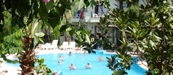 Lemas Suite Hotel 43/48
