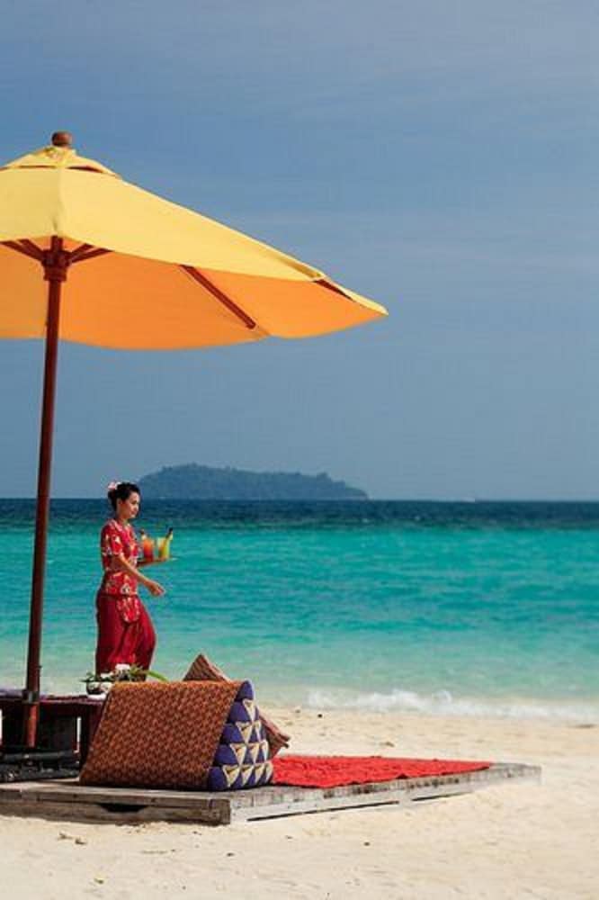 Outrigger Phi Phi Island Resort 97/100