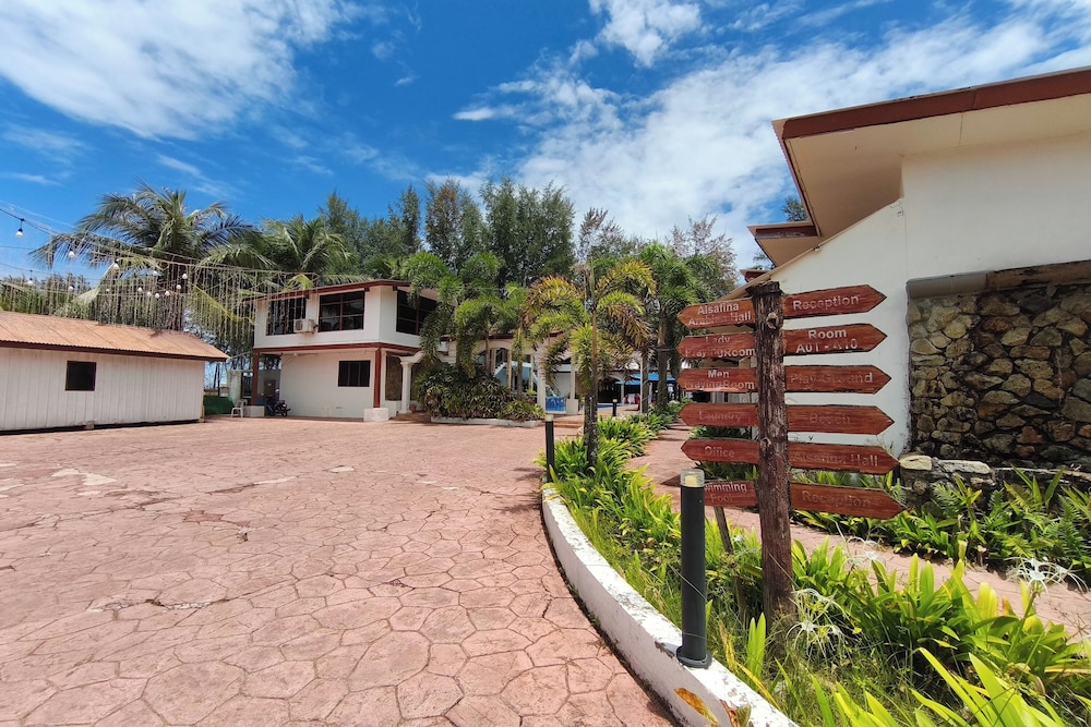 Al Safina Kijal Beach Resort & Restaurant 39/47