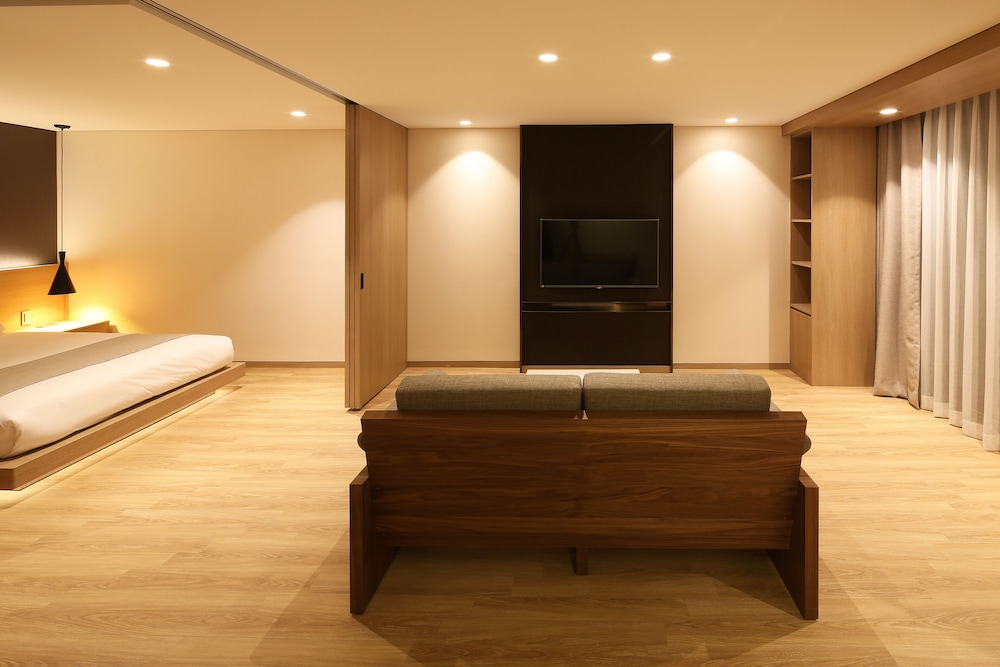 Dukgu Oncheon Resort Hotel 20/50