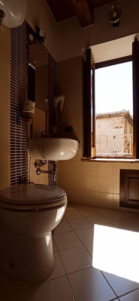 Donnaciccina Accomodation 49/50