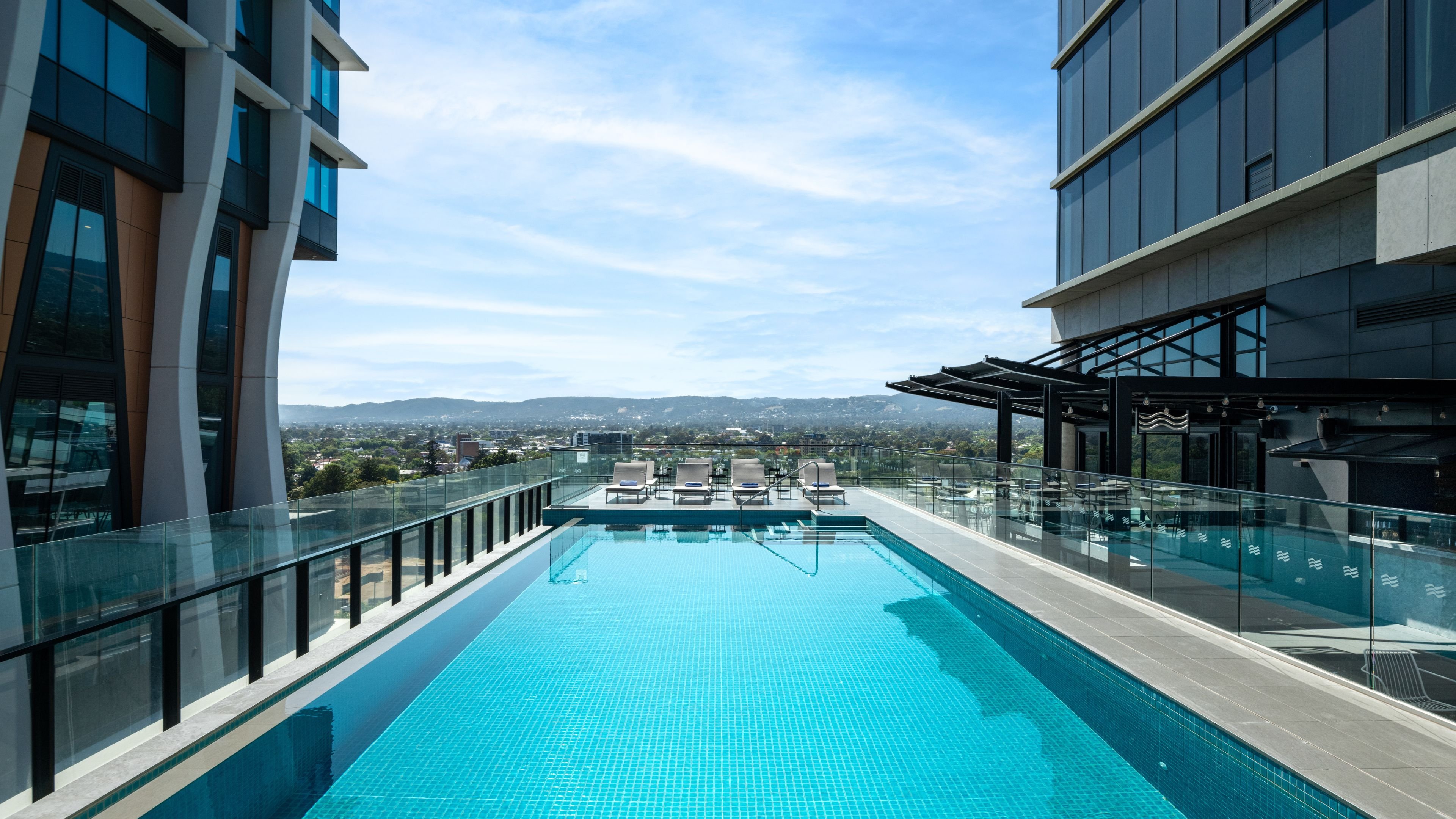 Crowne Plaza Adelaide 45/81