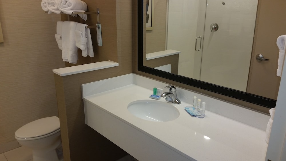 Fairfield Inn And Suites By Marriott Lincoln Southeast 24/64
