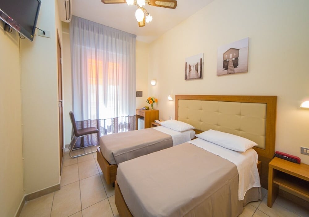 Mediterraneo Hotel and Suites 18/50