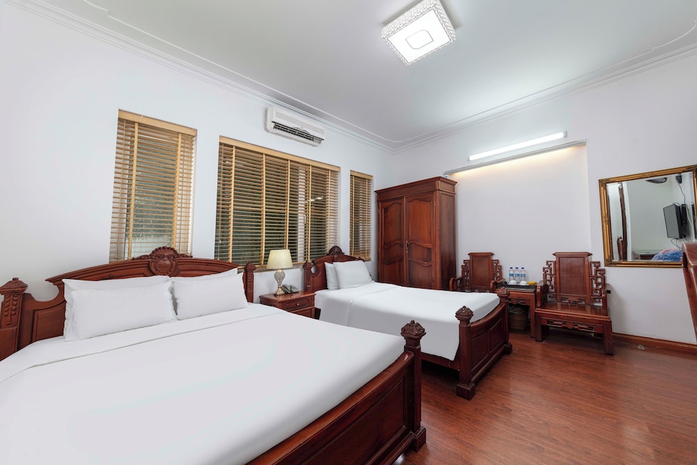 Phoenix Palace 24/50