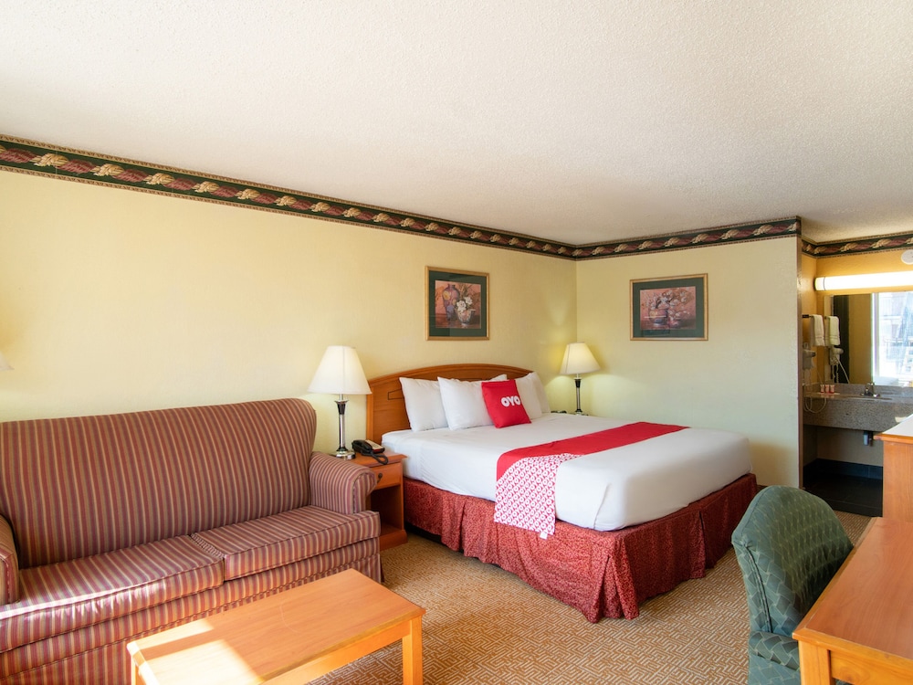 OYO Hotel Oklahoma City South I-35 and SE 29th 23/40