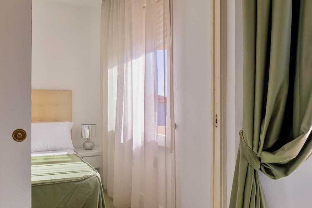 Tirreno Residence 8/29