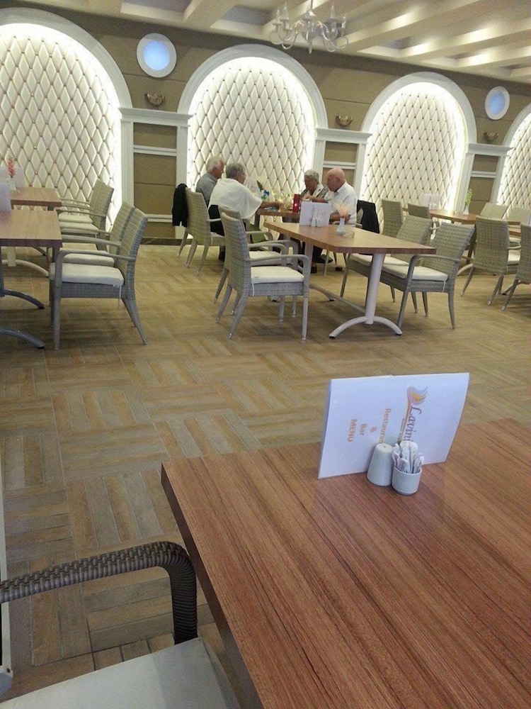 Lavinia Apart Hotel 57/66
