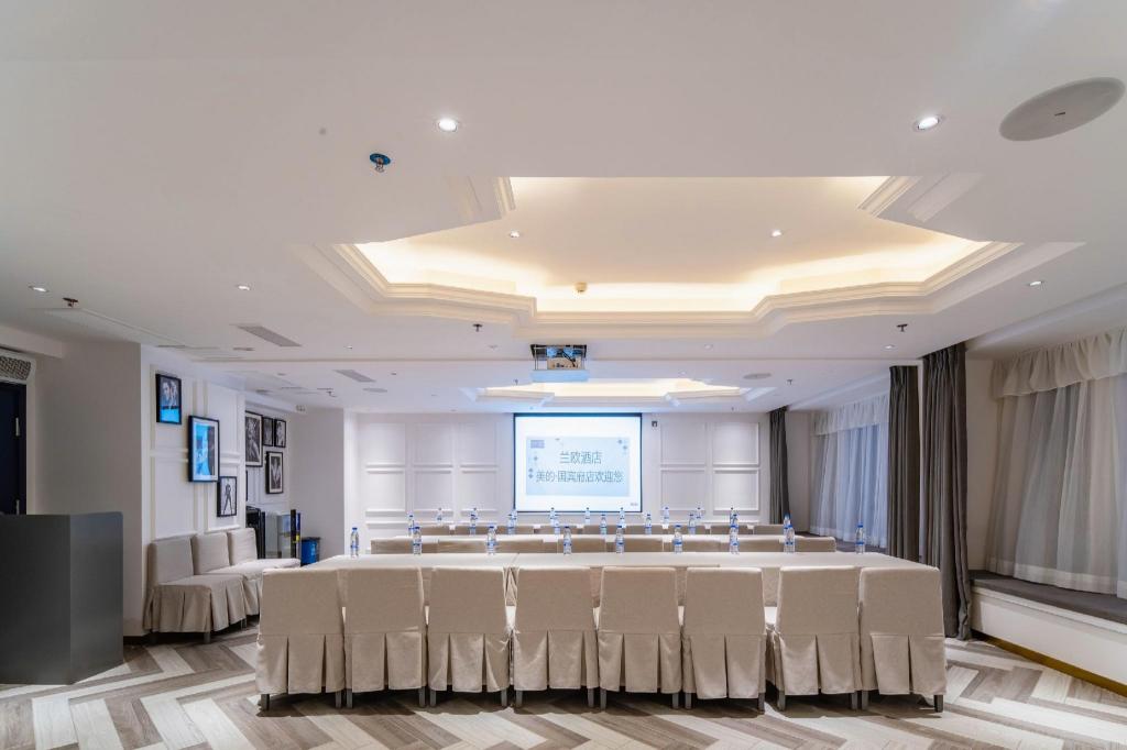 Lanou Hotel (Guizhou Guiyang Huaxi District Meide Government House Branch) 6/53