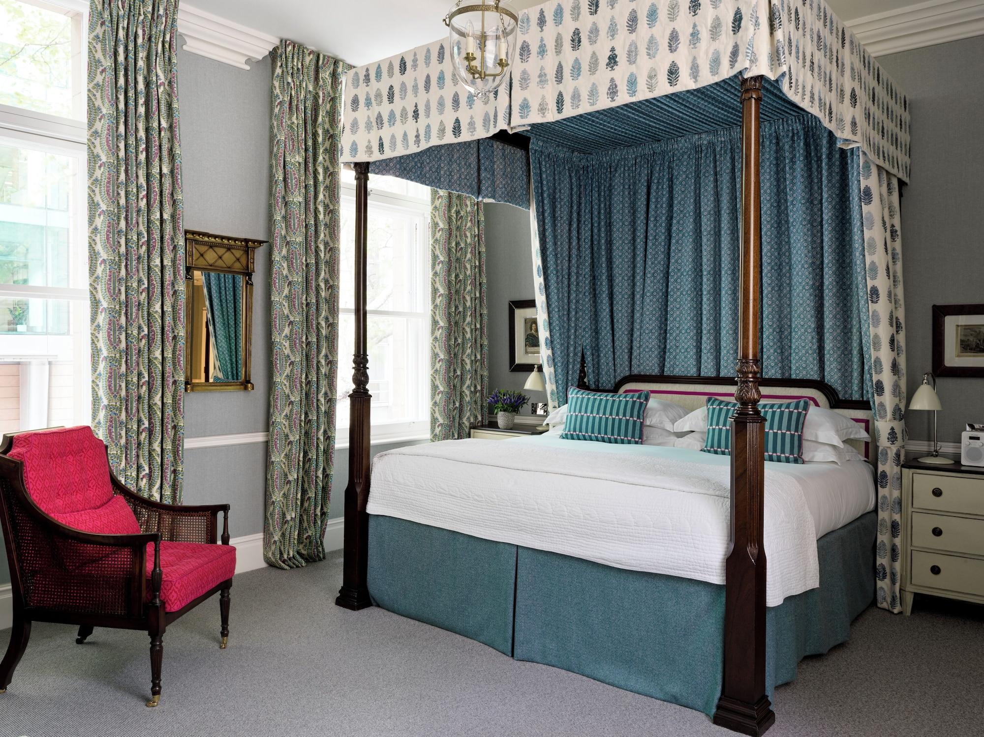 Four Poster