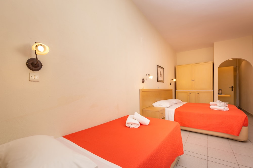 Opera Blue Hotel Gouvia - Across Hotels & Resorts 35/65