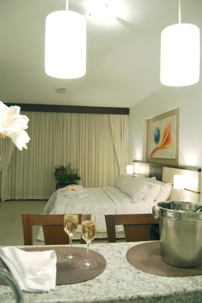 Mondrian Suite Hotel 44/82