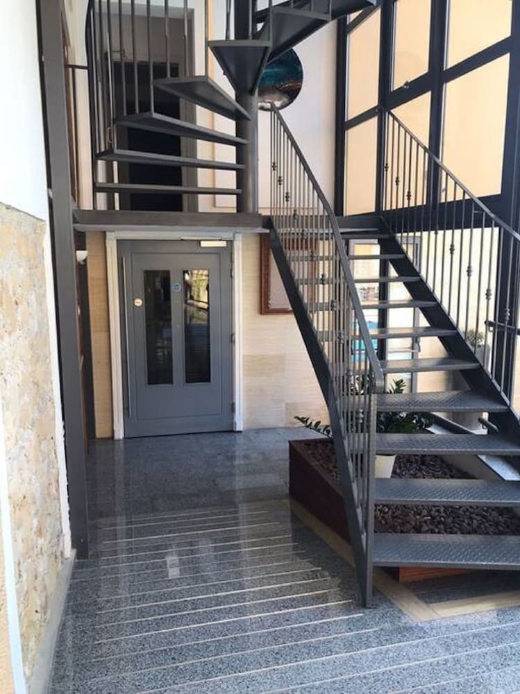 St Elena Boutique Hotel 5/50