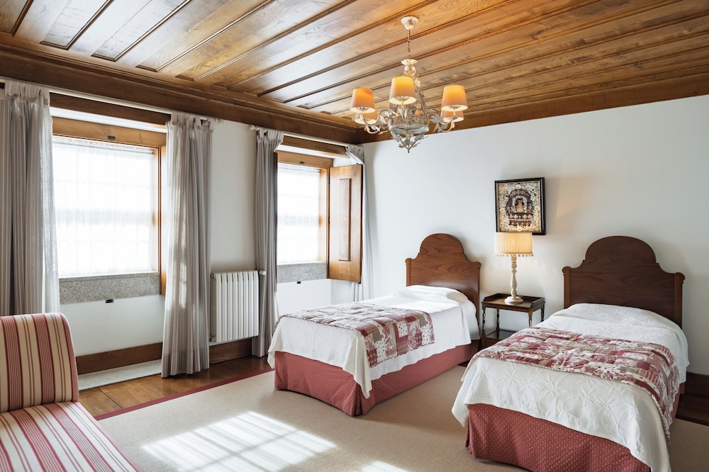 Classic, Twin Beds