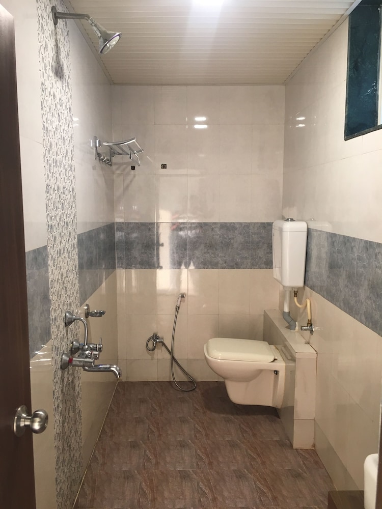 Valley Wood Resort And Spa 33/35
