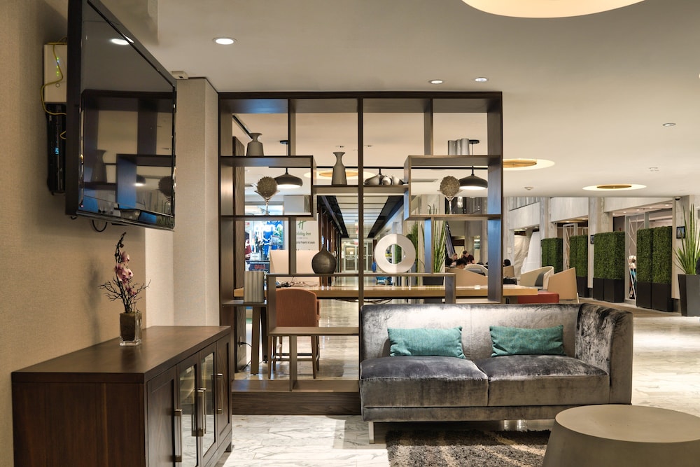 HOLIDAY INN TORONTO DOWNTOWN CENTRE 46/79