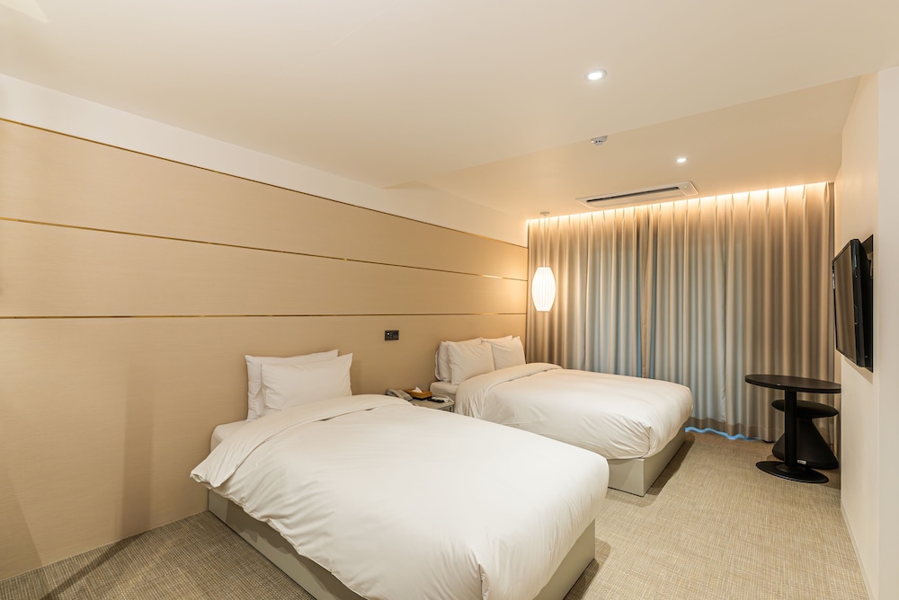 Hotel the Grang Seogwipo 12/55