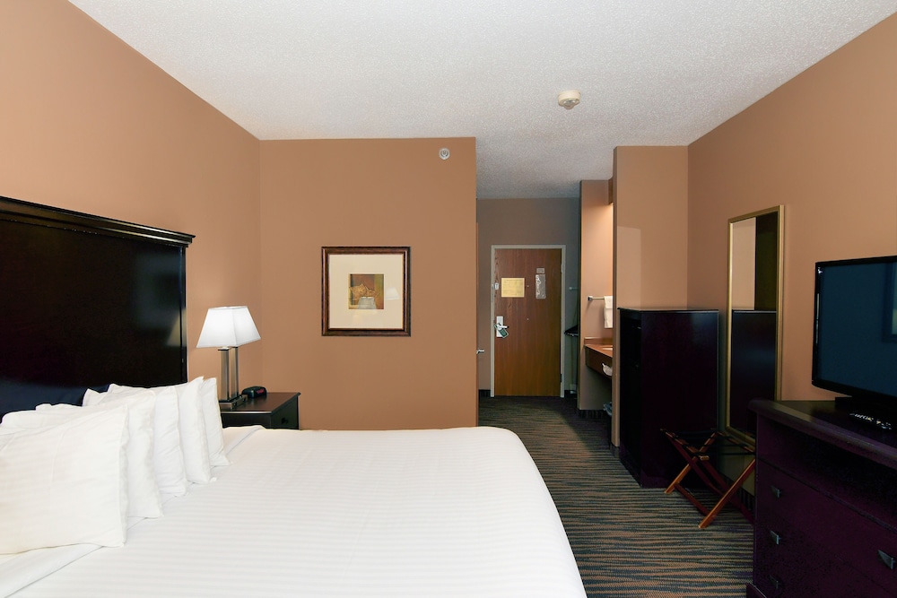 Boulders Inn Amp Suites Denison 12/28