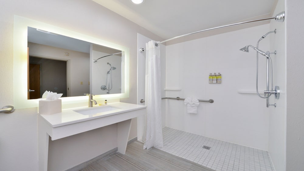 Holiday Inn Express Hotel And Suites La Place 25/50