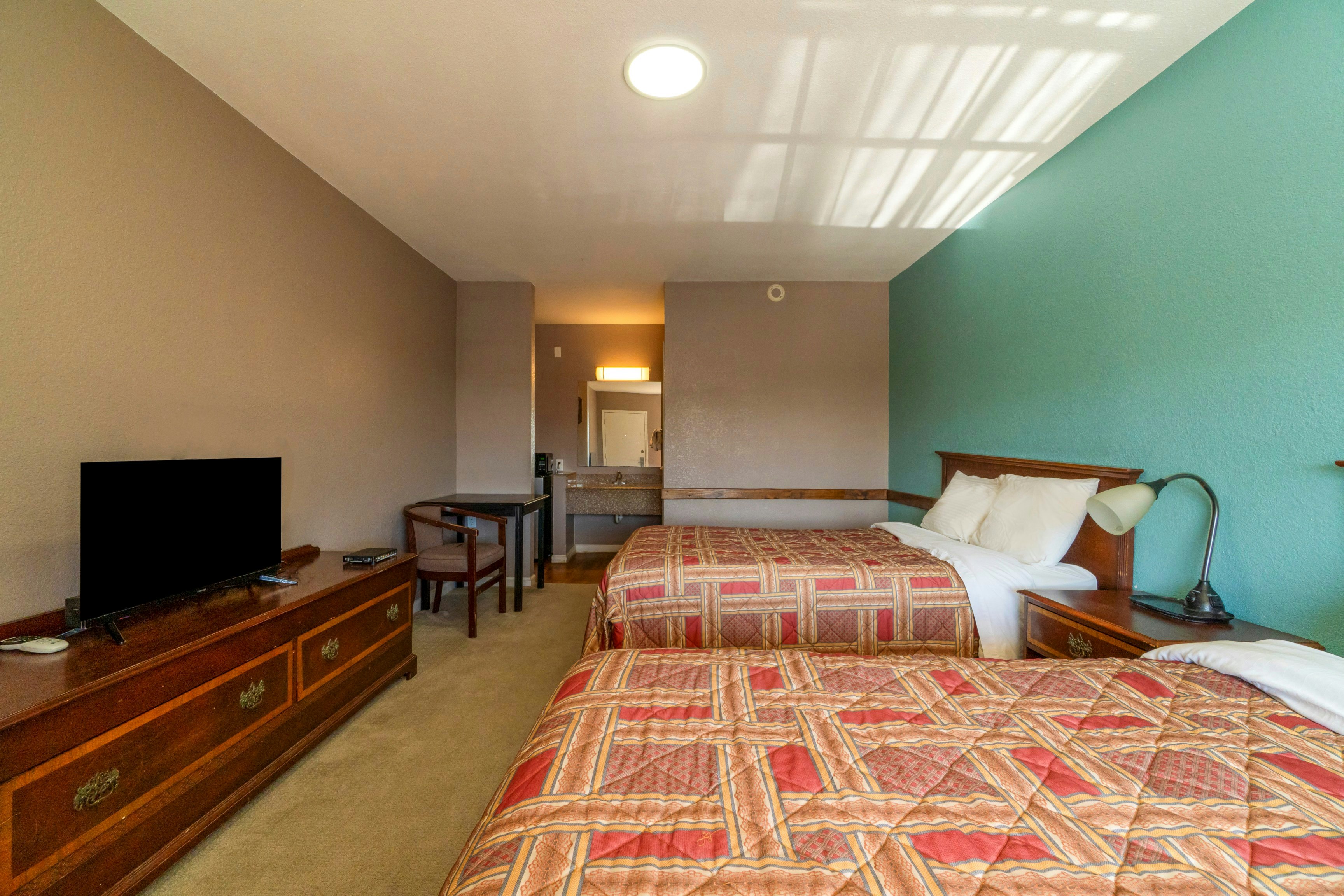 2 Full Beds Non-Smoking