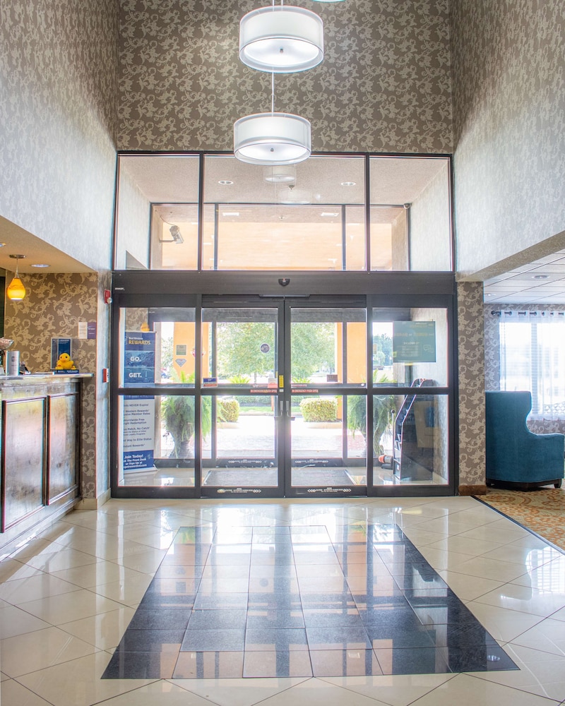 Best Western Plus Richmond Hill Inn 20/53