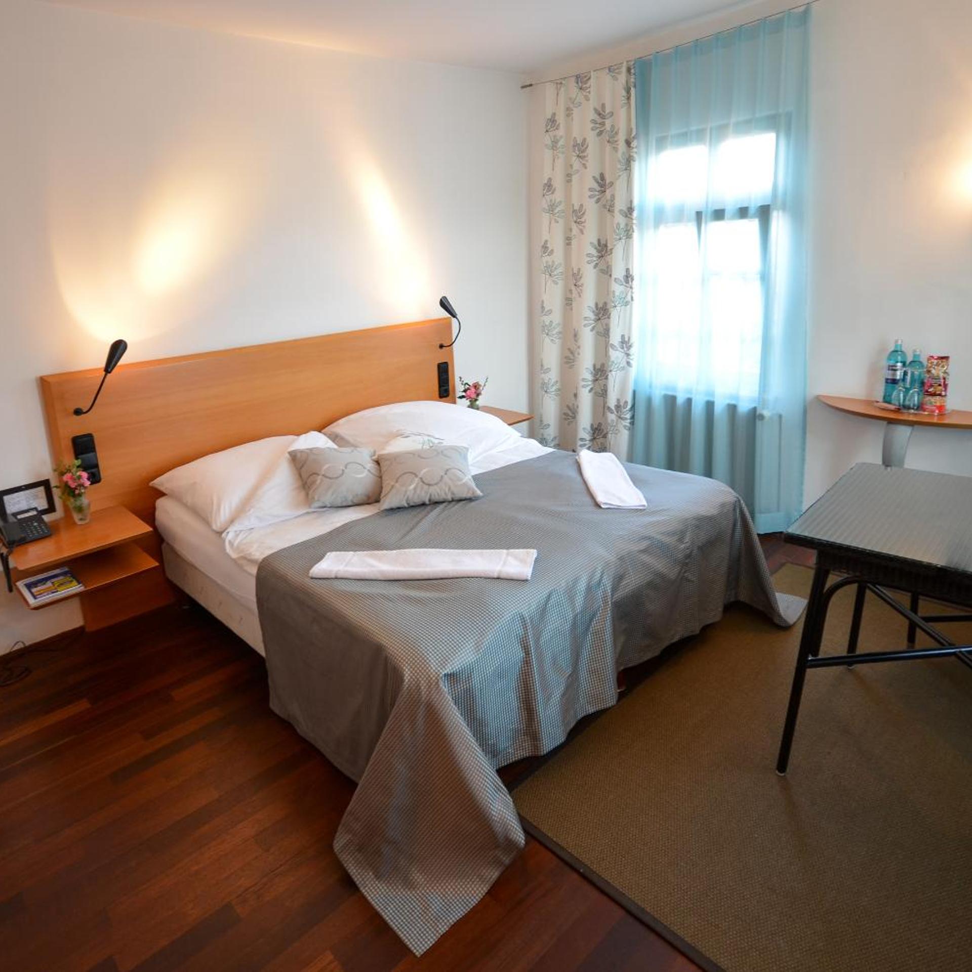Room, Single