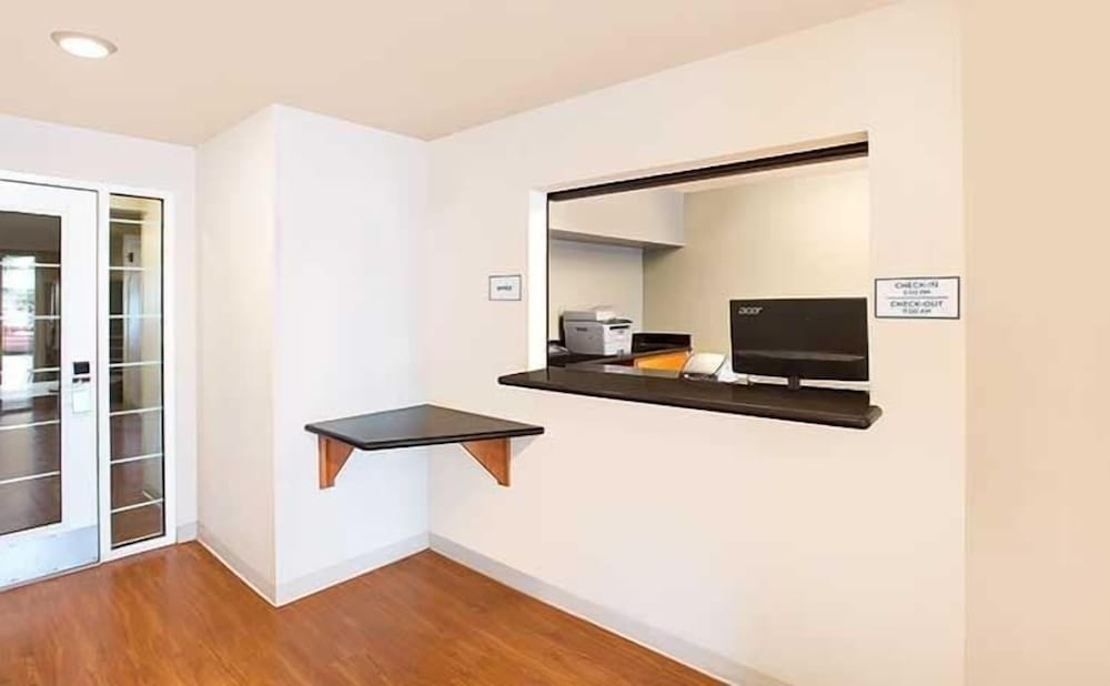 WoodSpring Suites Evansville East 8/21