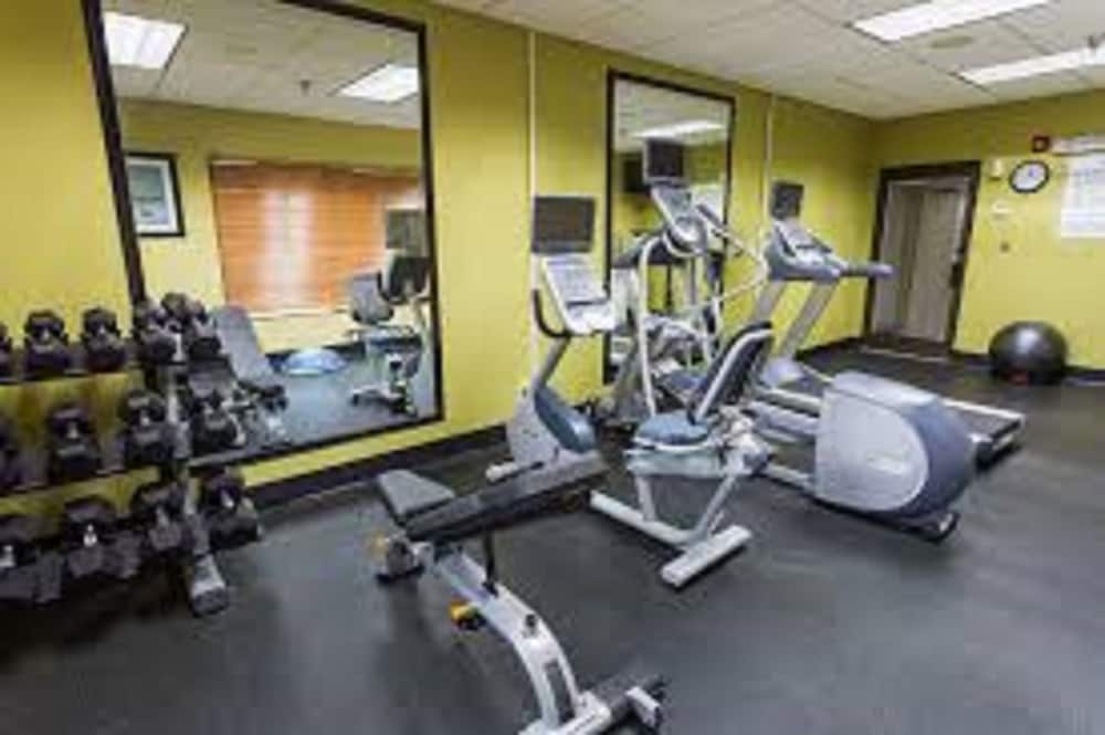 Holiday Inn Express Mccomb 30/53
