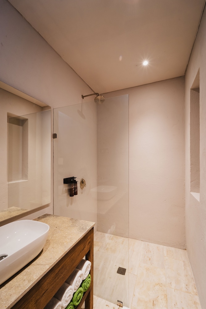 Naio Hotel 46/50