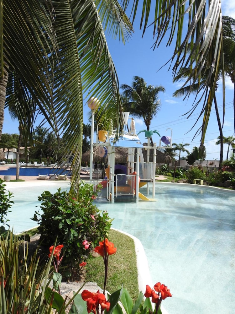AcquaPipa Resort 11/64