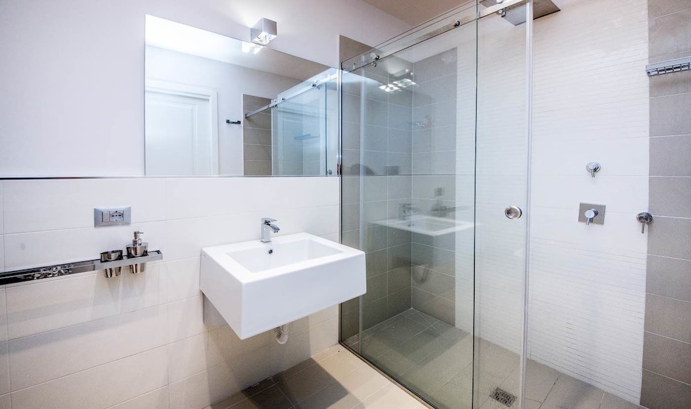 Suite 136 Luxury Rooms 42/50