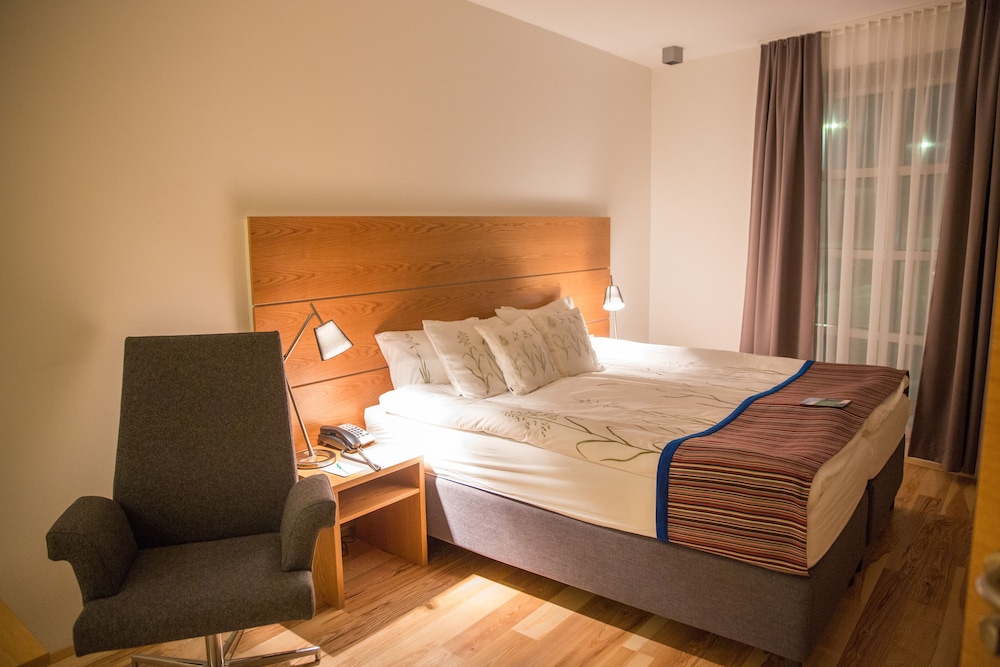 Park Inn By Radisson Reykjavik Keflavik Airport 13/50