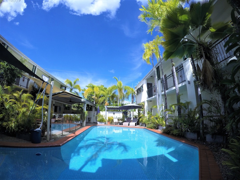 Crystal Garden Resort Restaurant 2/34
