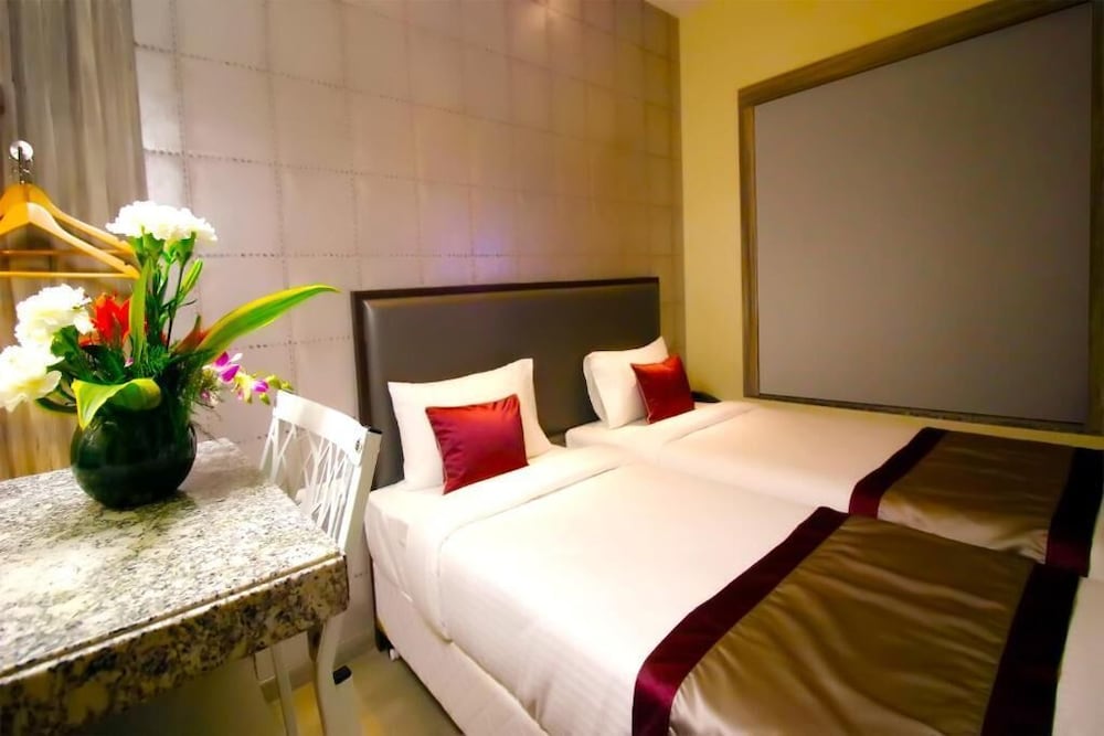 7 Apple Hotel 15/60