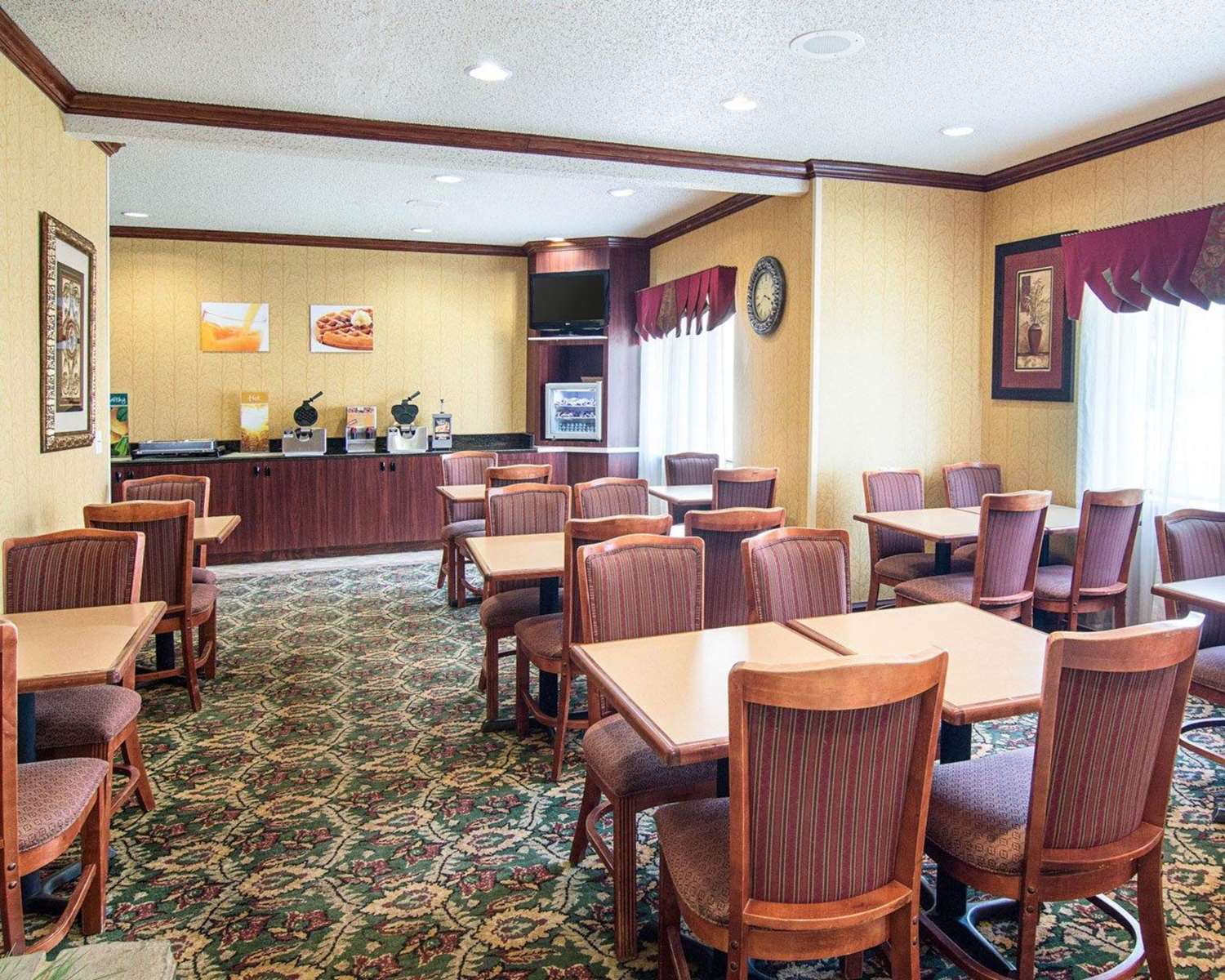 Quality Inn Midland TX 20/24