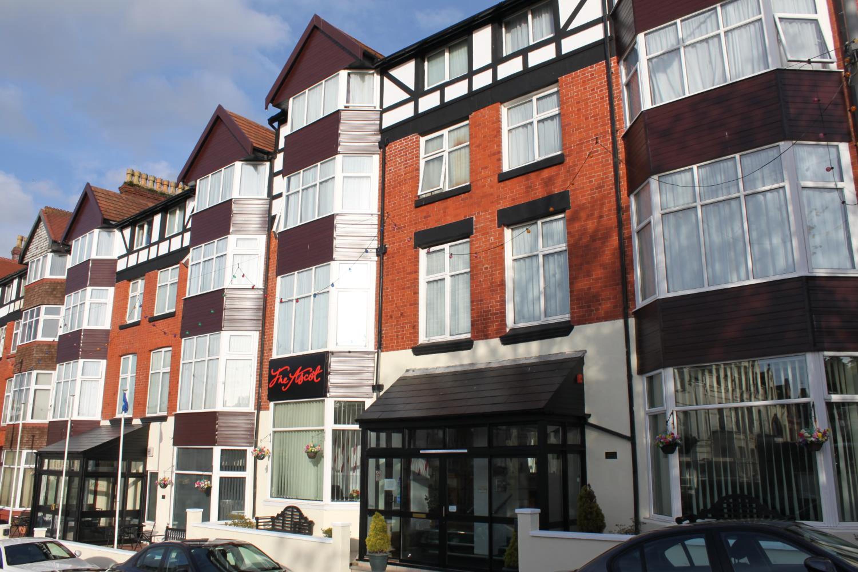 Ascot Hotel 4/50