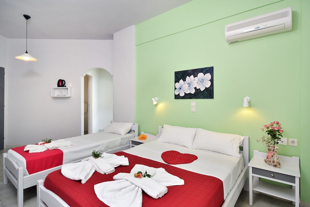 Nereides Hotel 14/38