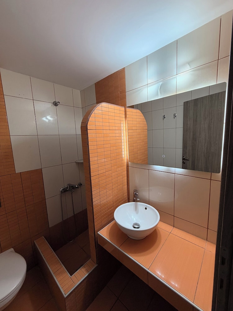 Pension Livadaros 68/71