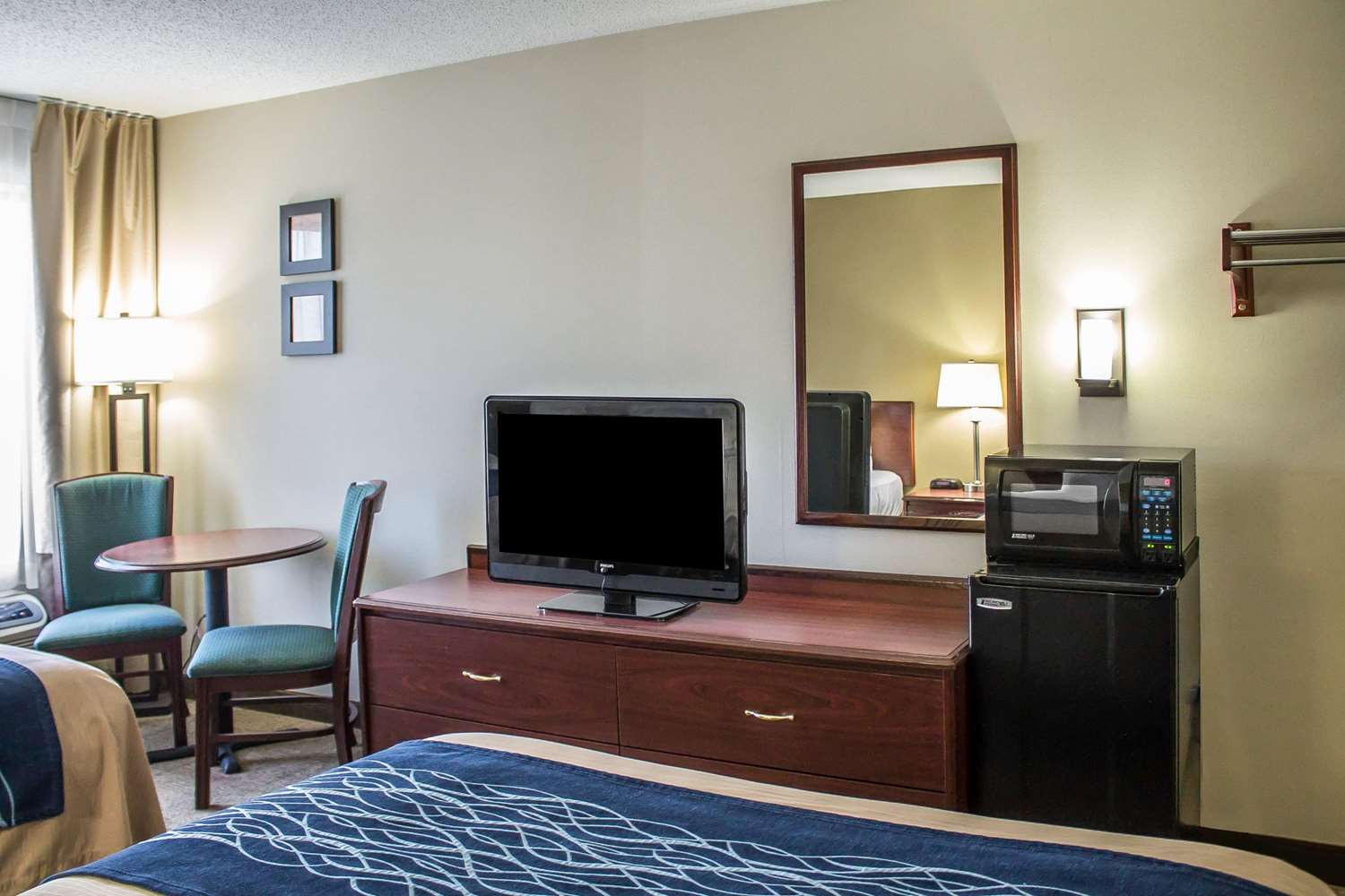 Cambridge Inn by Capital O near I 70 or I 77 13/15
