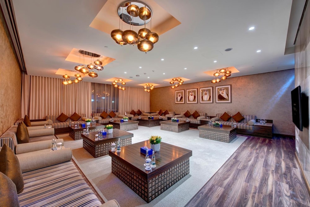 remal hotel al dhannah