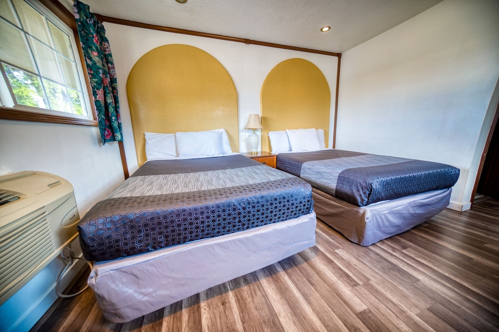 Budget Inn Motel 33/54