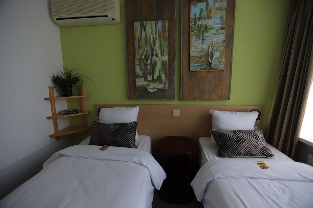 Hotel Jupiter 32/78